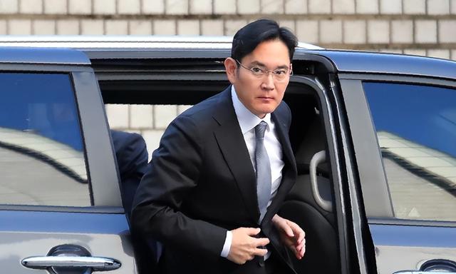 不准踏入中国市场一步？我国下达“逐客令”，三星绝望：放过我们