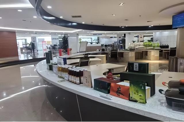 优化营商环境 | 政务大厅企业之家特色展销区激活营商环境新动能