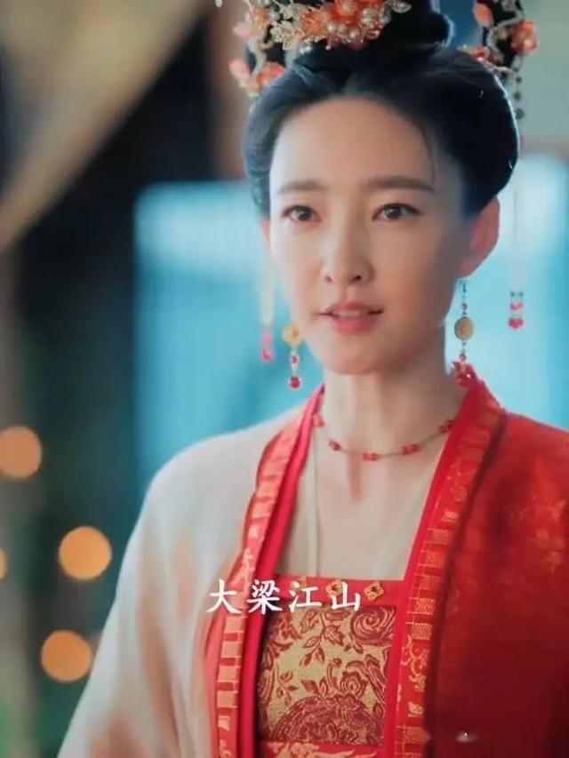 顶流明星饭碗被砸！霍建华六年无戏拍，74岁的刘晓庆拍短剧谋生