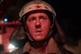 1986切尔诺贝利危机时刻：三勇士冒死潜入核泄漏区，拯救全人类！图片