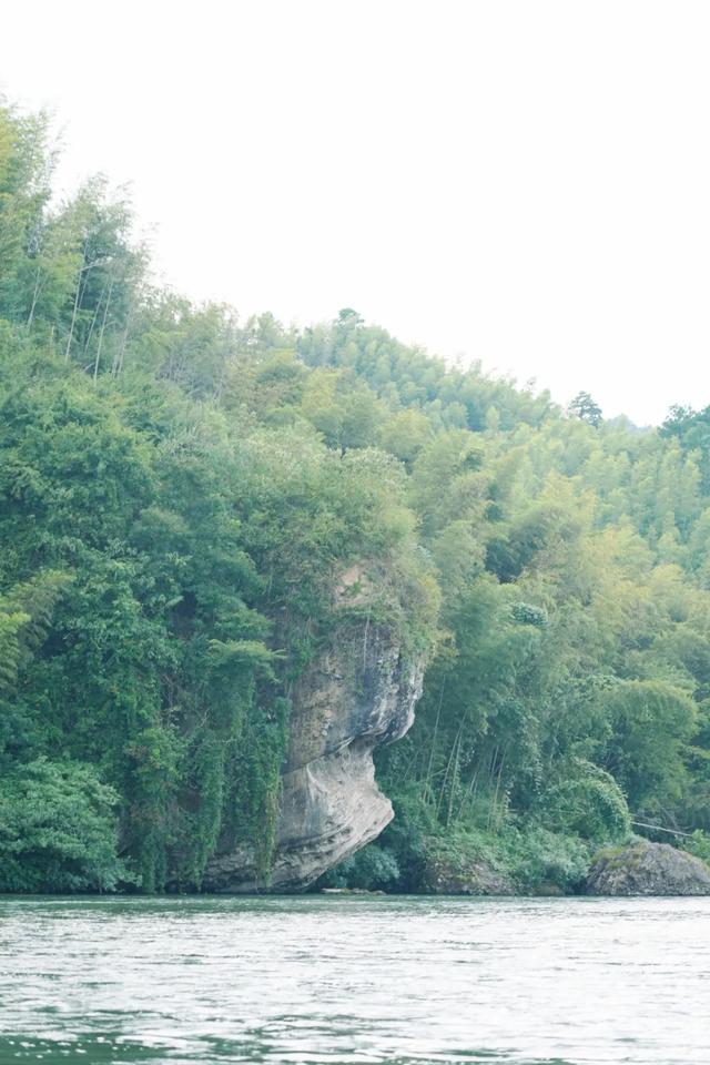 解锁初秋遛娃新花样！登山、溯溪、竹筏漂流……带娃玩转丹霞山水间