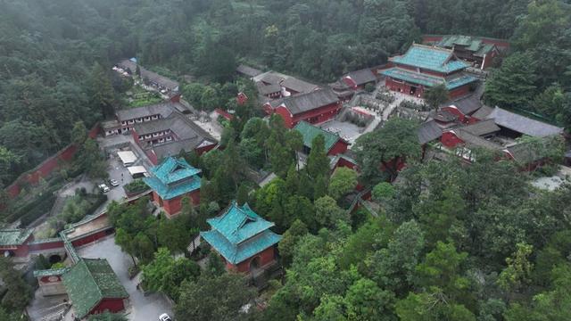 初秋武当：山间好景待君寻
