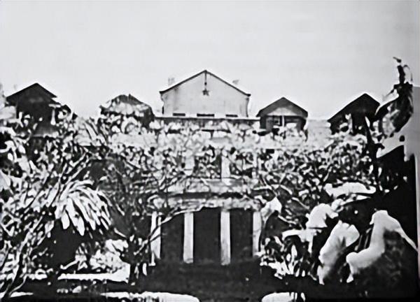 蒋介石退守台湾之前	，谁在管理台湾，为何老蒋一去他就主动让位？