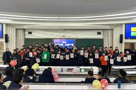 科技少年，智创未来！重庆一中“创客马拉松”大赛举行，助燃学子科学梦想图片