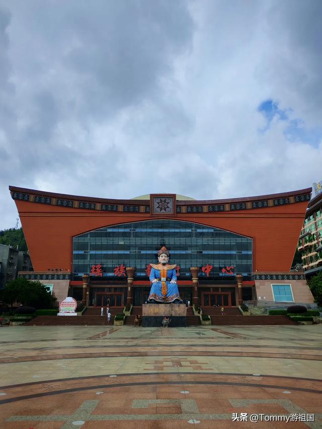 开着房车避暑季：金秀县城是山水瑶城景区，一场房车与自然的邂逅
