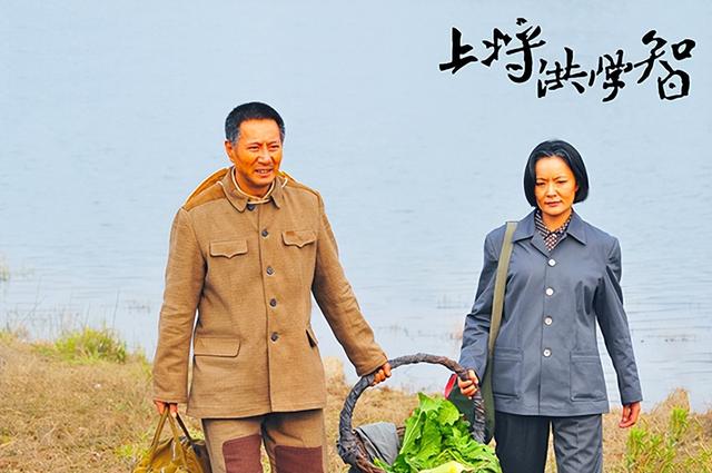 55岁姚刚现状：一生无妻无子，买千万豪宅一个人住，发福后更帅了