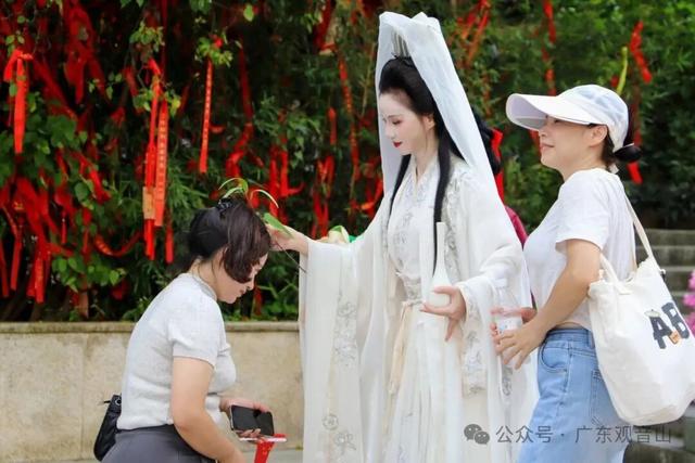 观音山上快乐续航，众多NPC互动送福，助您欢声笑语过假期