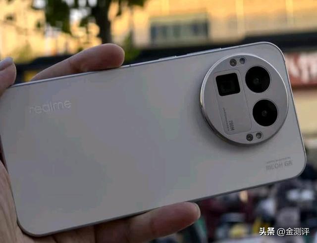 4款新机卷出天花板，骁龙8至尊+7560mAh，谁才是闭眼入“机皇”？