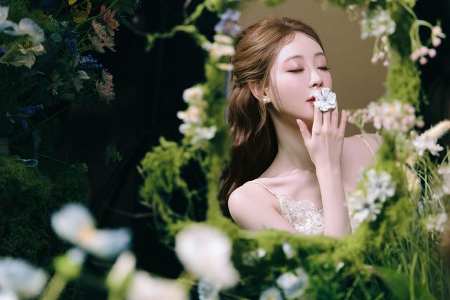 祝绪丹 碎花蕾丝裙 曼妙好身材 优雅娇俏绝绝子