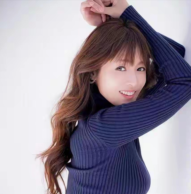 日本女神痴迷裸体瘦身，外表甜美身材好，认为裸体是把压力脱掉