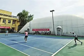 太原市运会老年组网球赛开打图片