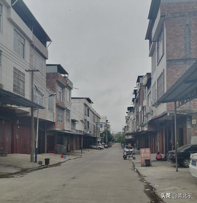 广西南宁市上林县撤销的万嘉乡，城建比镇还大为何并入巷贤了呢？