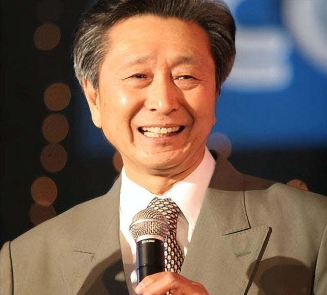 86岁宋世雄现状：定居北京老到认不出，托举儿女成才却都不在身边