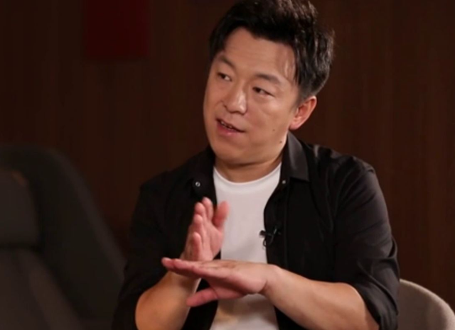 陪玩陪睡只是冰山一角，认干爹，舔手指，拜高踩低，实在荒唐！