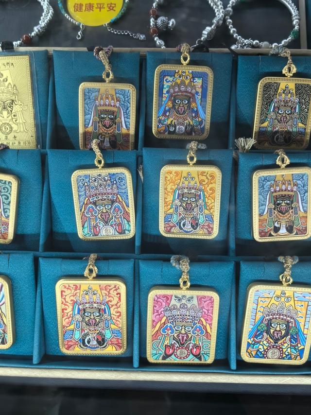 拉萨必去十大景点排行榜，这才是拉萨最值得去的10个景点，收好！