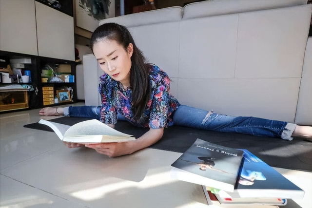 输了名气赢了自我，离开赵本山17年，40岁的王亚彬给内娱上了一课