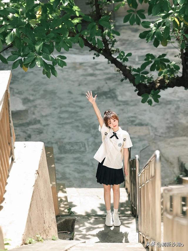 甘肃兰州一校花，楚楚动人，倾国倾城，这气质堪称校园天花板