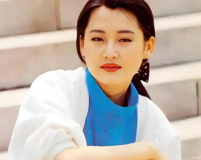 她一生 “风流成性、老少通吃”，撩汉无数，现如今57岁却依旧单身