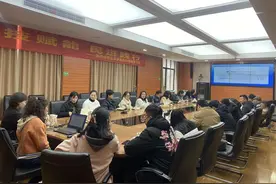 AI秒变“同事”和“玩伴”！民进经开区支部举办“科技赋能 民进践行”AI工具分享会图片