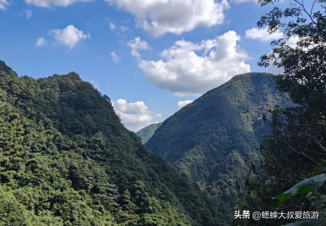 这个浙江秋日宝藏地真不错，山色空濛、鲜有人迹，可享受大自然！