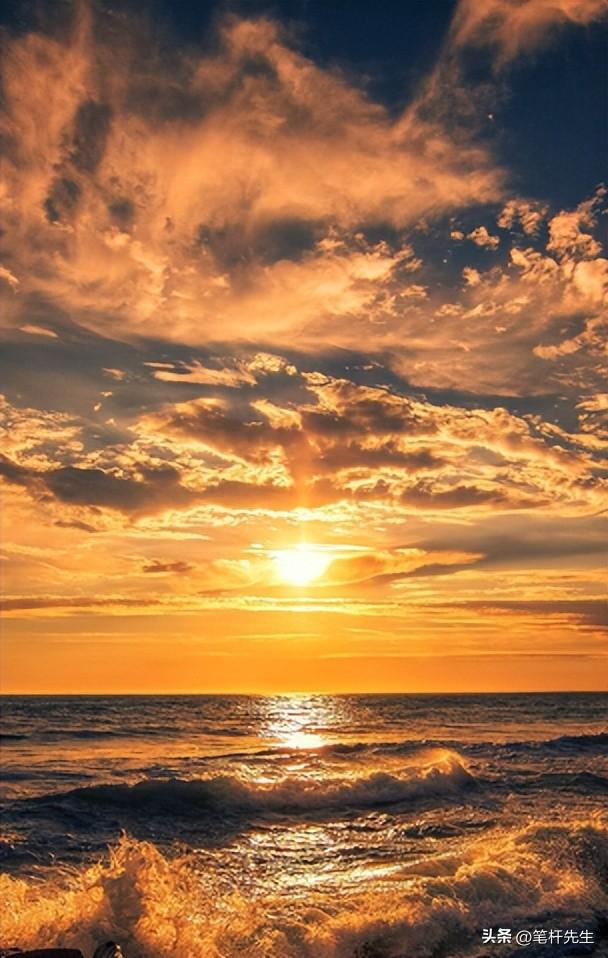 福建舰正式入列！中国弹射航母守护和平，福特号却剑指委内瑞拉