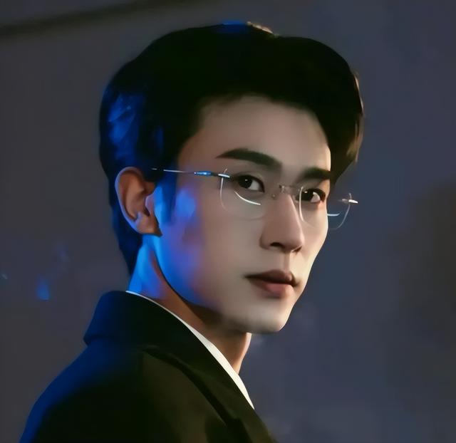 短剧顶流大洗牌！柯淳之流消失刘萧旭爆红	，“小孩叔” 凭啥出圈？