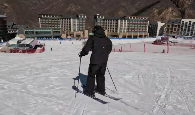 《脚痒就开板！雪友必看：北京这个雪场开春滑雪有多爽？》