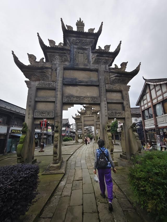 南行漫记：不去内江，直奔隆昌，看中国最大的牌坊群