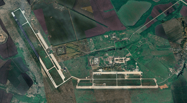 俄军两架苏-30在基地被烧毁，乌军破坏行动又一次取得战果