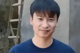 荷兰博士回中国认亲，父亲已离世，母亲精神失常图片
