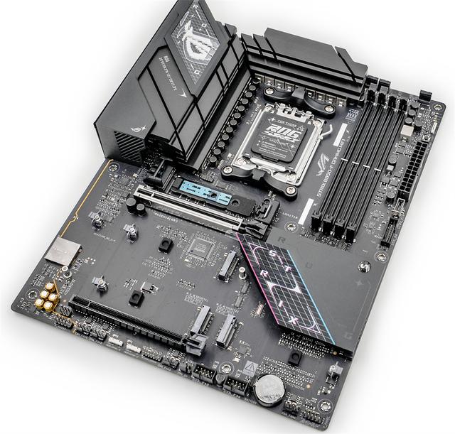 自带屏幕的主机—联力207D+9950X3D+ROG B850-F+索泰5070Ti装机