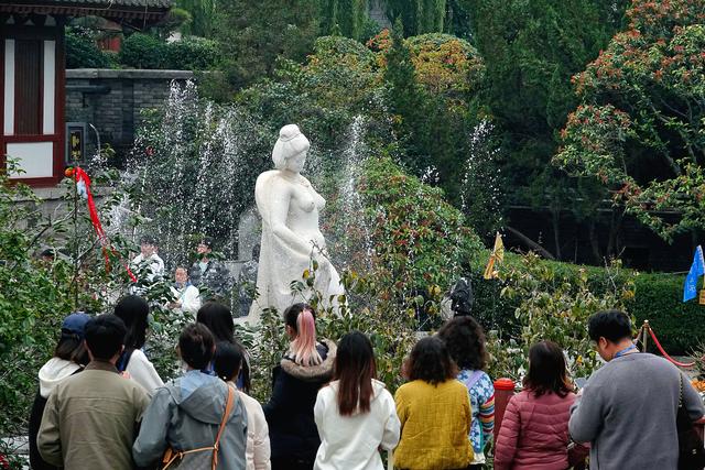 “贵妃出浴”与“鲁迅躺枪”：莫让哗众取宠污染文化清流