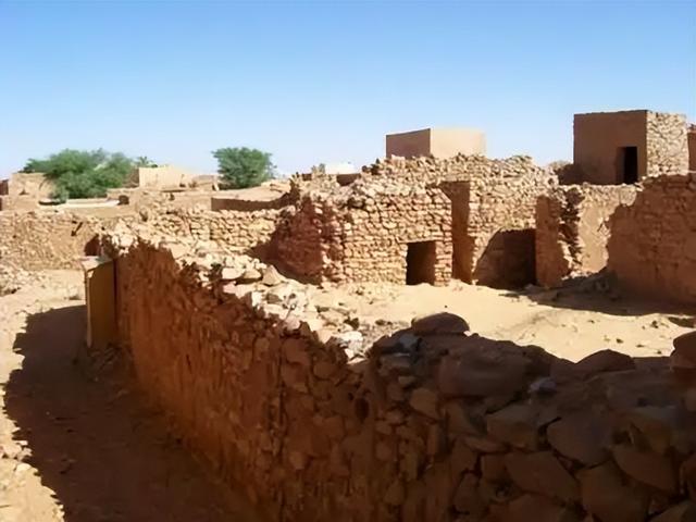 世遗头衔成“空壳”？欣盖提古城遇沙丘围城，2000册古籍盼救援