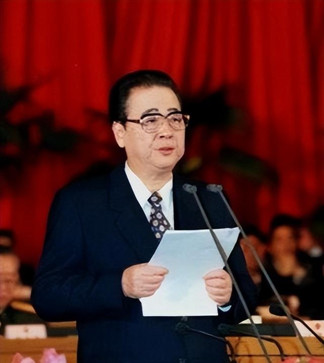 老同志为啥集体反对李鹏当部长？陈云拍桌子：年轻人上不来咋整！