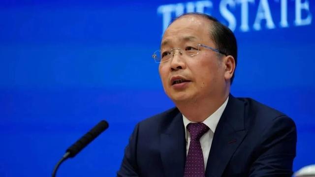 易会满从“逆袭”到“逆转”