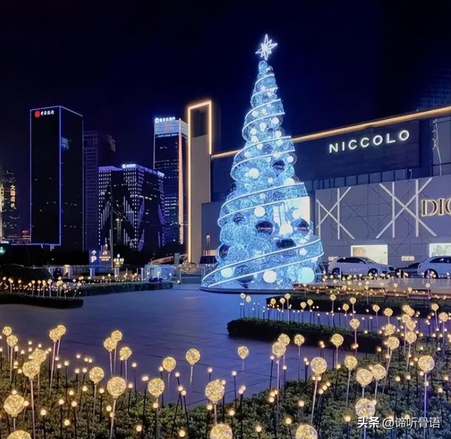 今年圣诞节没人抵制了，为啥还更冷清了？网友：3个原因，很现实