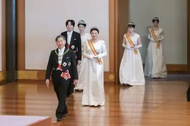 日本皇室真是冷清，只剩6人，两位公主的王冠更寒酸，像批发来的图片