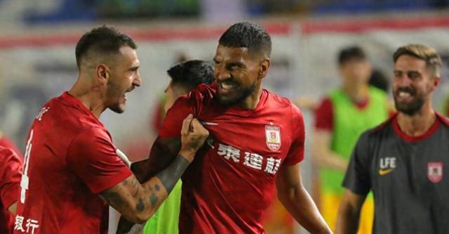 保级悬崖边命悬一线，长春亚泰0:4惨负北京国安。