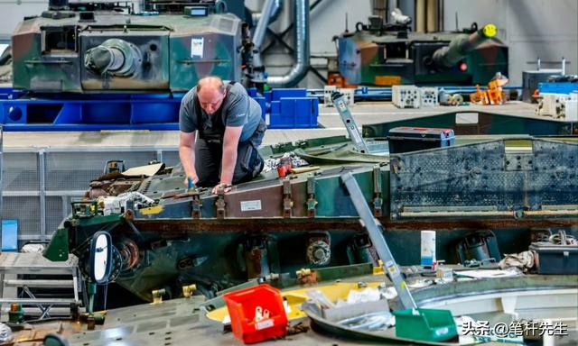 特朗普喊 “北约叫我爸爸	”，欧洲 78% 军购送美，依赖成软肋