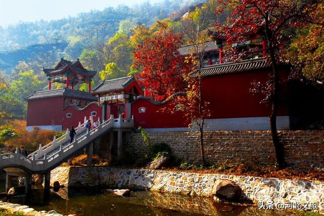 秋意正浓！是时候来石家庄平山开启一场秋日徒步了