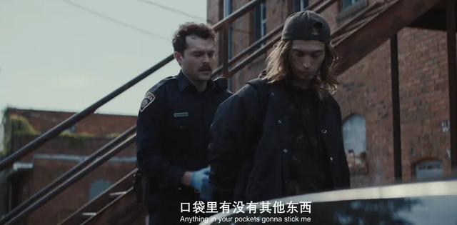 年度爆款邪典!未满25岁禁止观看!《凶器》