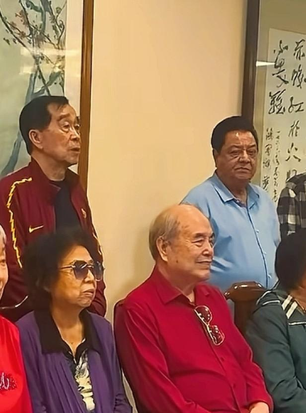 相声界泰斗北京聚会，李国盛坐C位，李金斗 赵炎 石富宽站二排