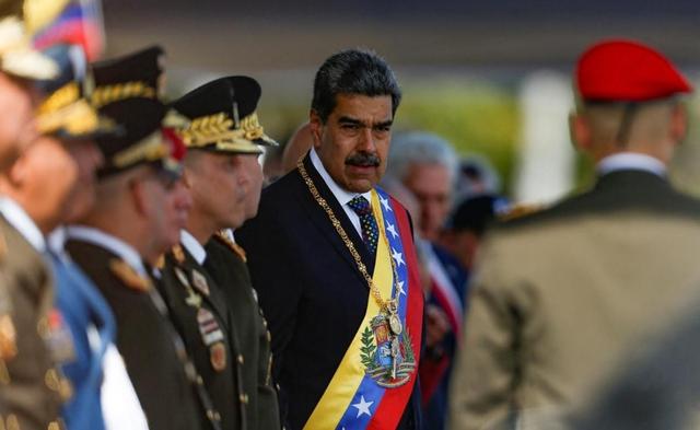 无法无天了，美国时隔10天又抢劫石油，但这次竟抢到中国的头上？