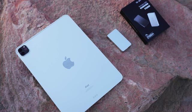 腾隐P2000 PSSD：教你用苹果1/10的价格，扩充IPAD 1TB存储空间