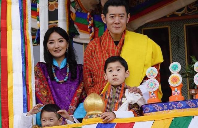 全球最富有王室的豪华住宅大揭秘