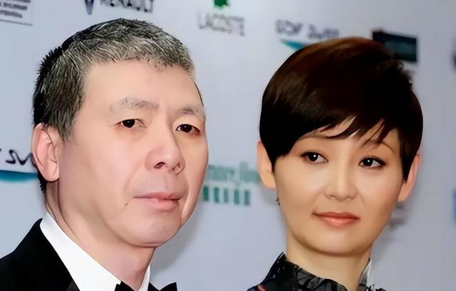 不装了！徐帆回应离婚传闻才4个月，冯小刚就已经按捺不住了！