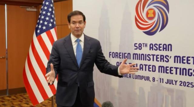 特朗普访华悬了？与中国外长会面后，鲁比奥表现太差被批，手下一夜之间被裁1350人