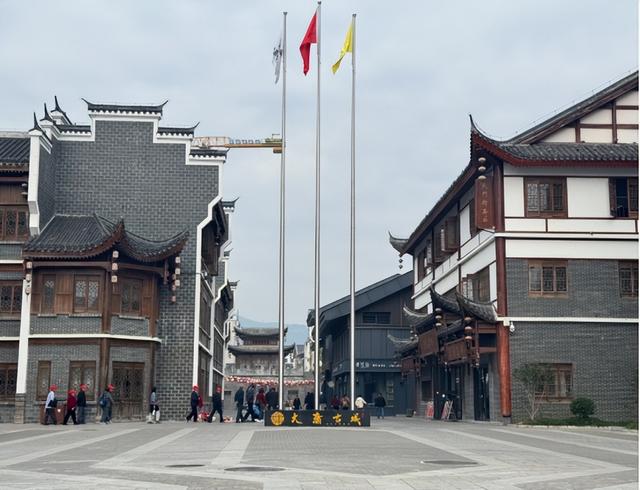 被一座古城拖垮，能否救出“山水第一股”，就看粉丝了