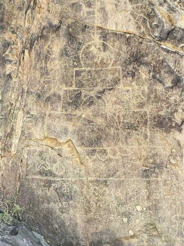 带你领略黑山岩画及石关峡