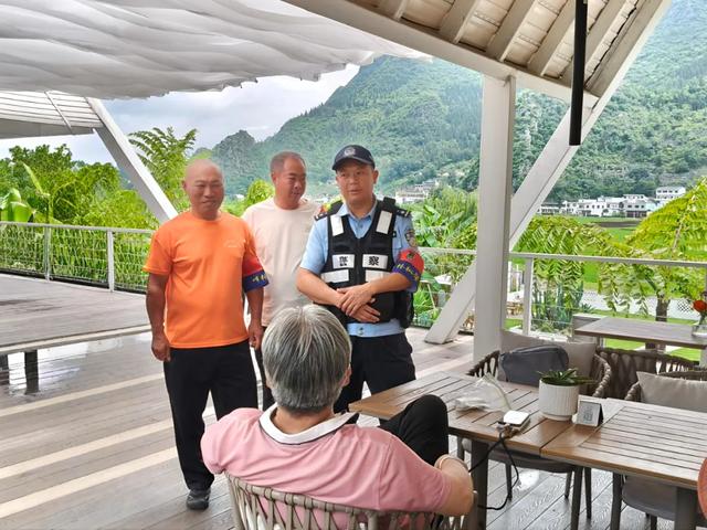 峰林间的“联调红”，这支服务队让平安与风景同行